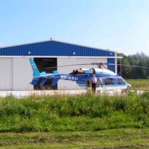hangares de helicópteros de acero